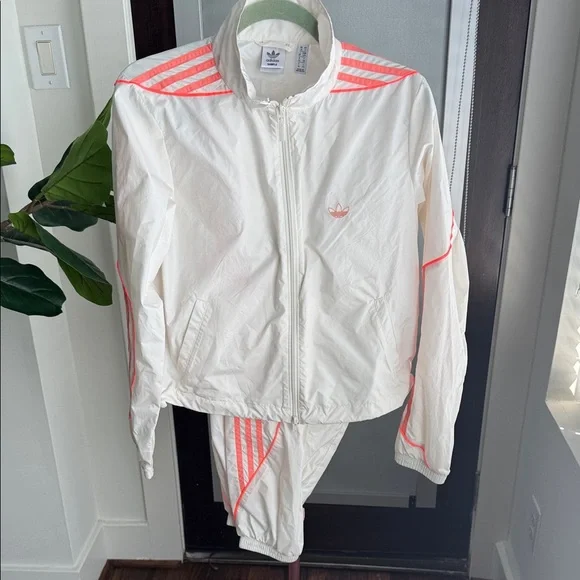 adidas Women's White and Neon Pink  Jacket and pants. - Picture 2 of 3